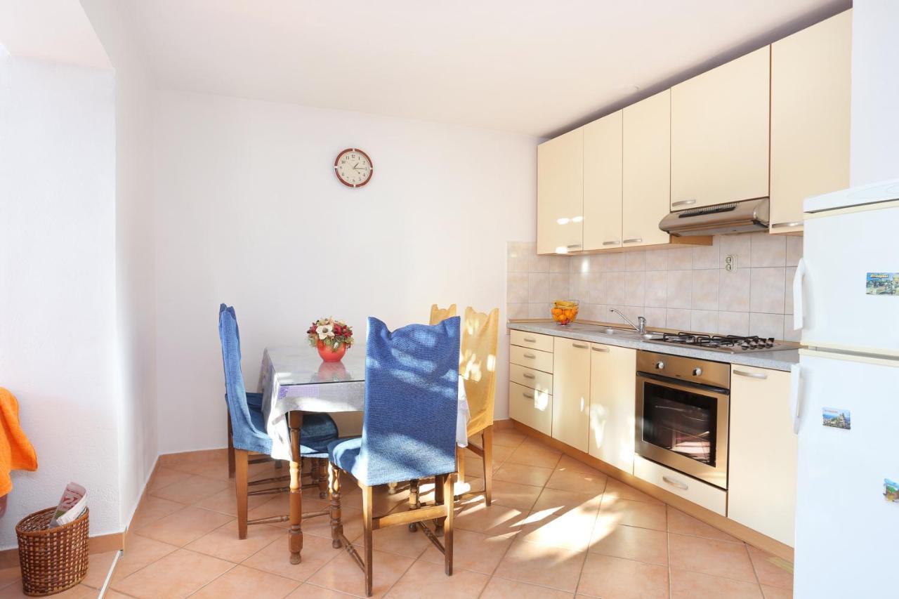 Apartment With A Parking Space - 18498 Makarska