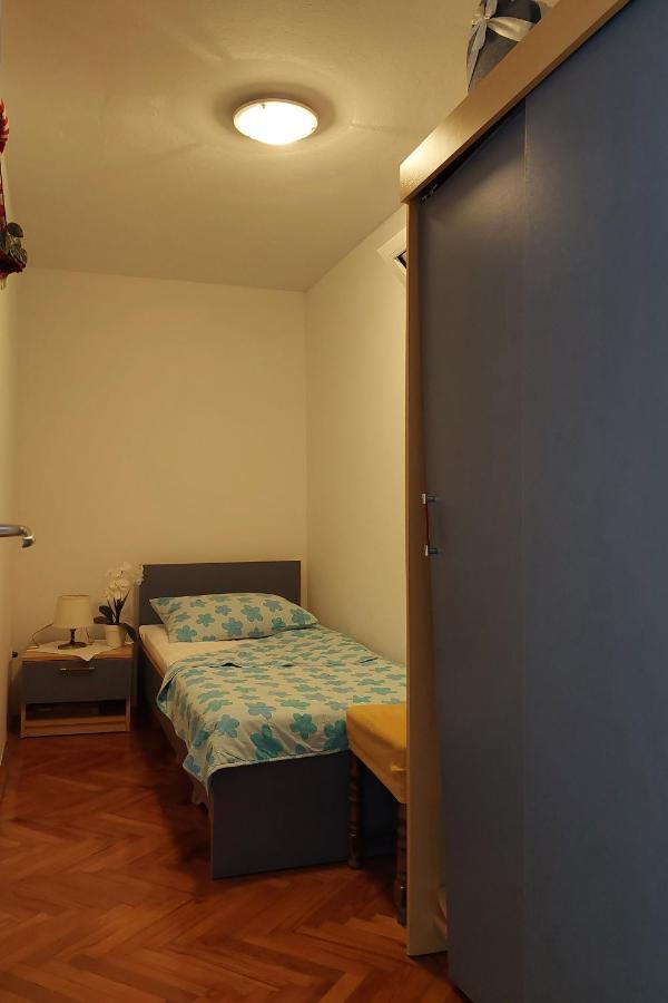 With A Parking Space - 18498 * Makarska